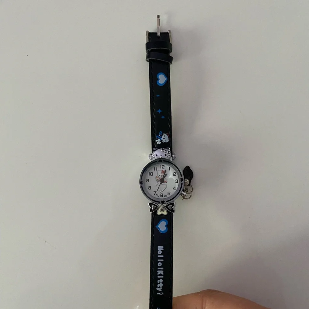 Hello Kitty Watch - Picture 2 of 4